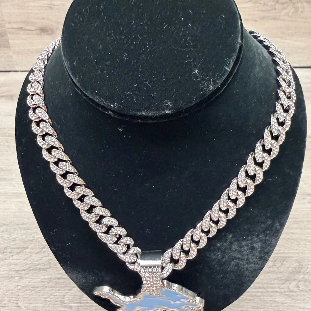 Silver Tone Chain Necklace with‎ Blue Lion Pendant